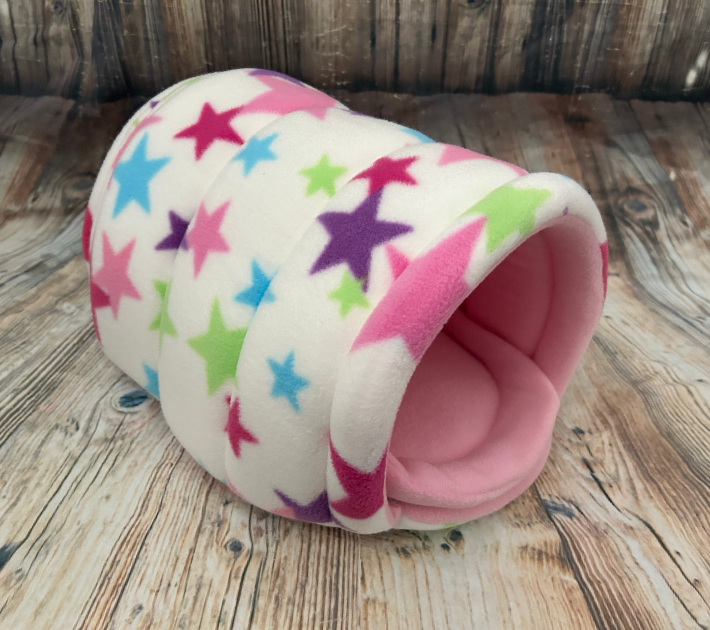 Multi Stars Fleece Piggie Den / Baby Pink + Pad