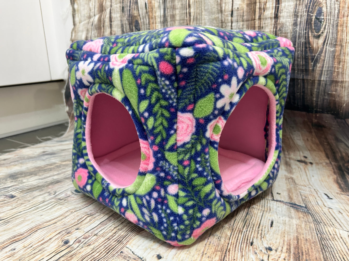 Enchanted Garden Fleece Guinea Pig Cube / Baby Pink + Pad