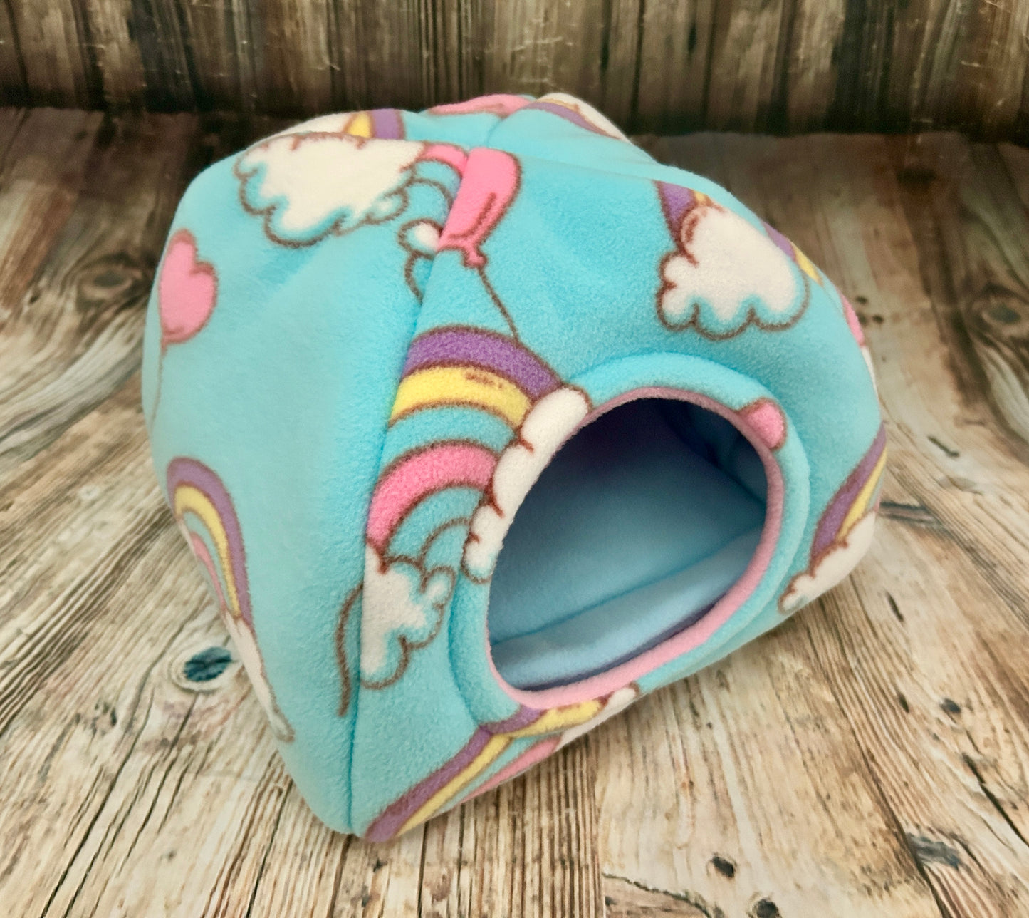 Magical Rainbows Fleece Piggie Pyramid / Baby Pink/Blue + Pad