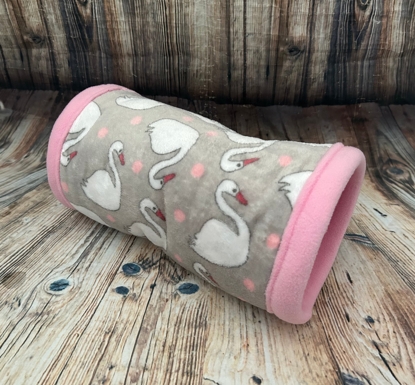 Supersoft Swan Fleece Cosy Tunnel / Baby Pink