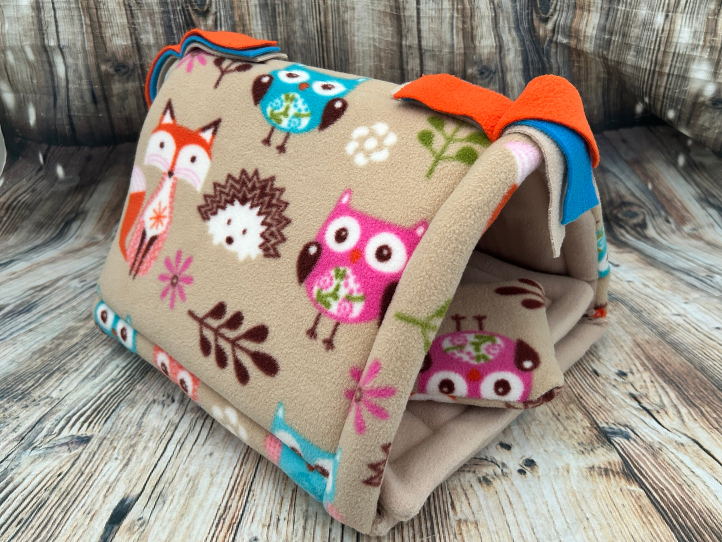 Woodlands Fleece Guinea Pig Tent / Stone + Pillow
