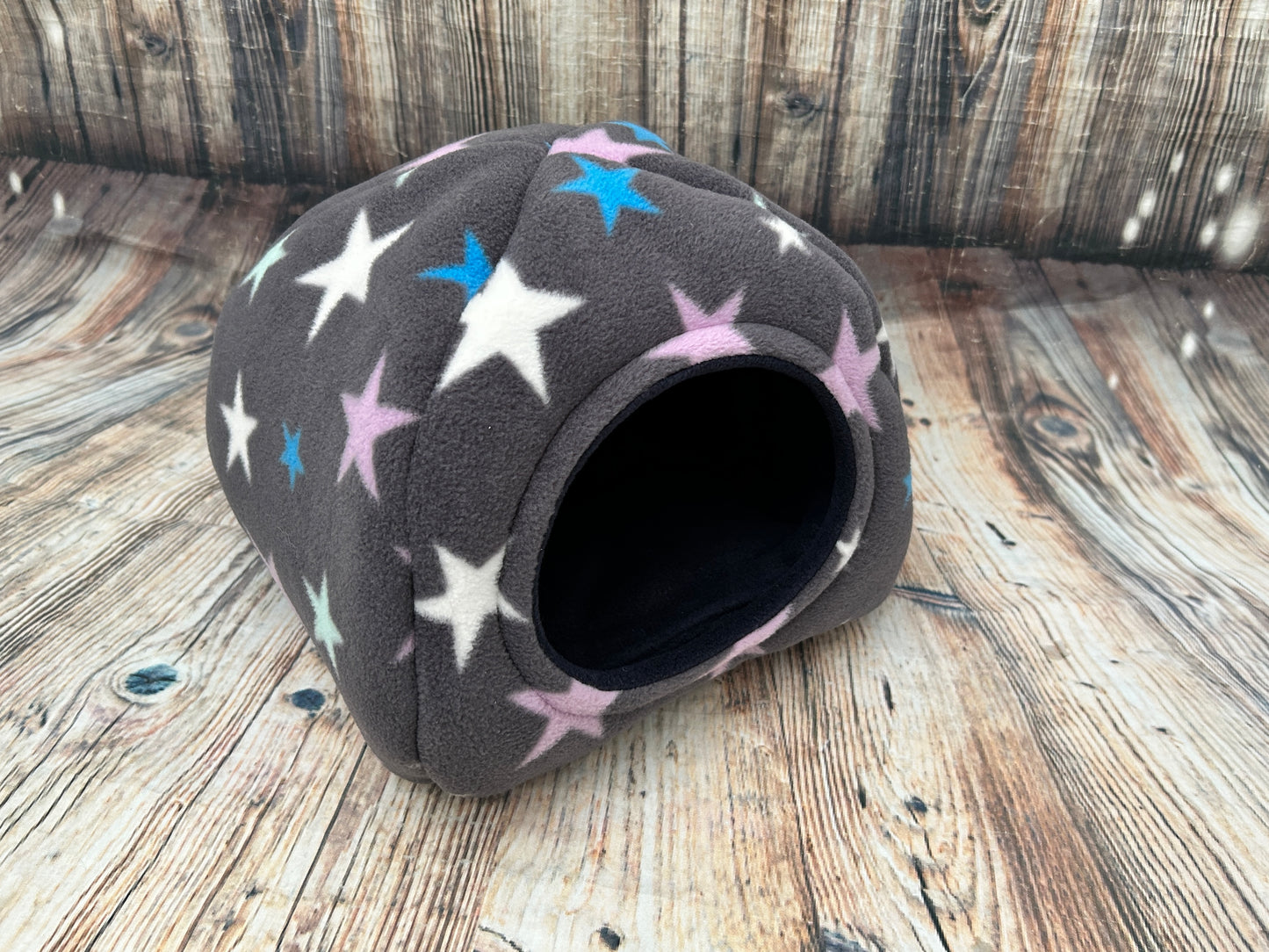 Grey Multi Stars Fleece Piggie Pyramid / Navy + Pad