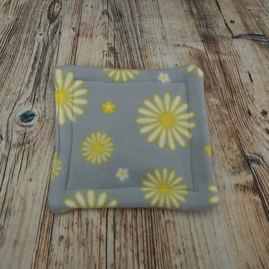 Daisies Fleece Cage Pad
