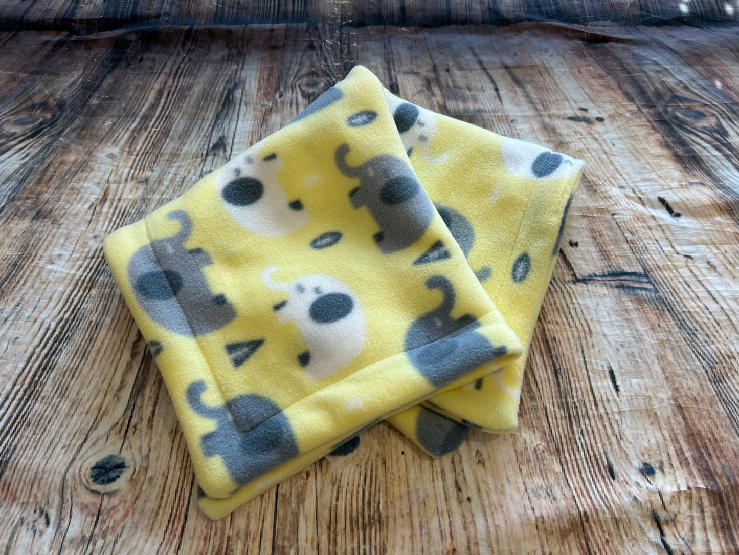 Lemon Elephants Fleece Piggie Blanket