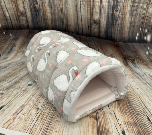 Supersoft Swan Fleece Zoomies Tunnel / White