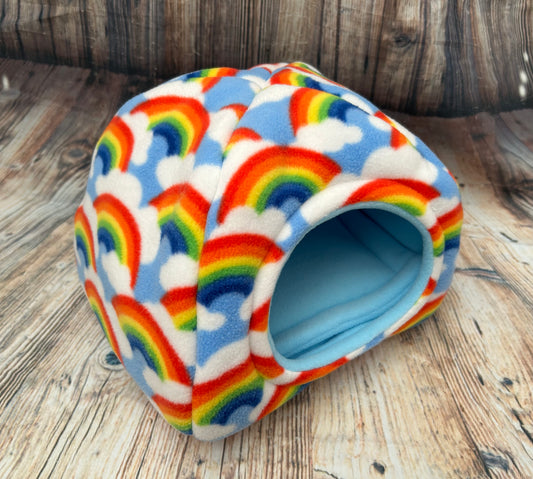 Rainbows Fleece Piggie Pyramid / Blue + Pad