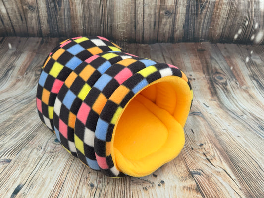 Liquorice Fleece Piggie Den / Yellow + Pad