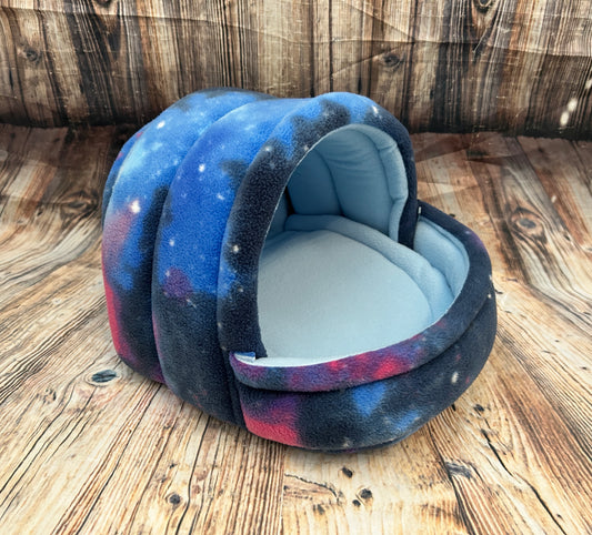 Galaxy Fleece Piggie Cave / Baby Blue + Pad