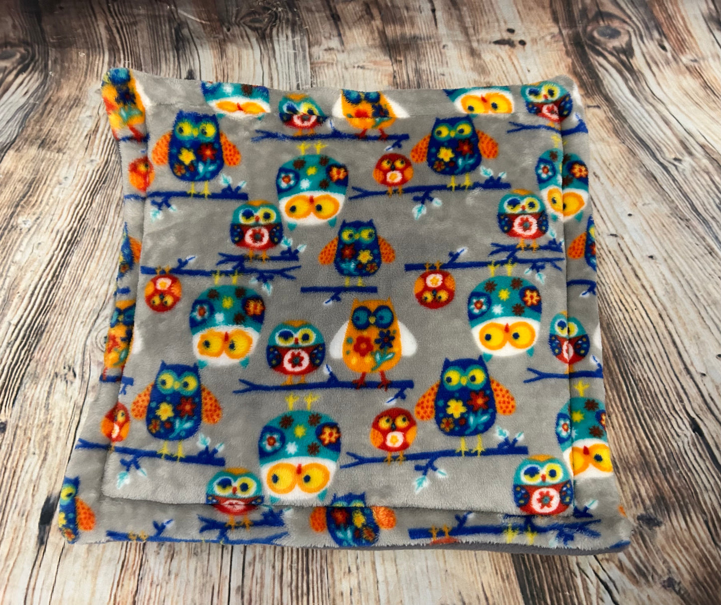 Super Soft Owl Fleece Lap Pad