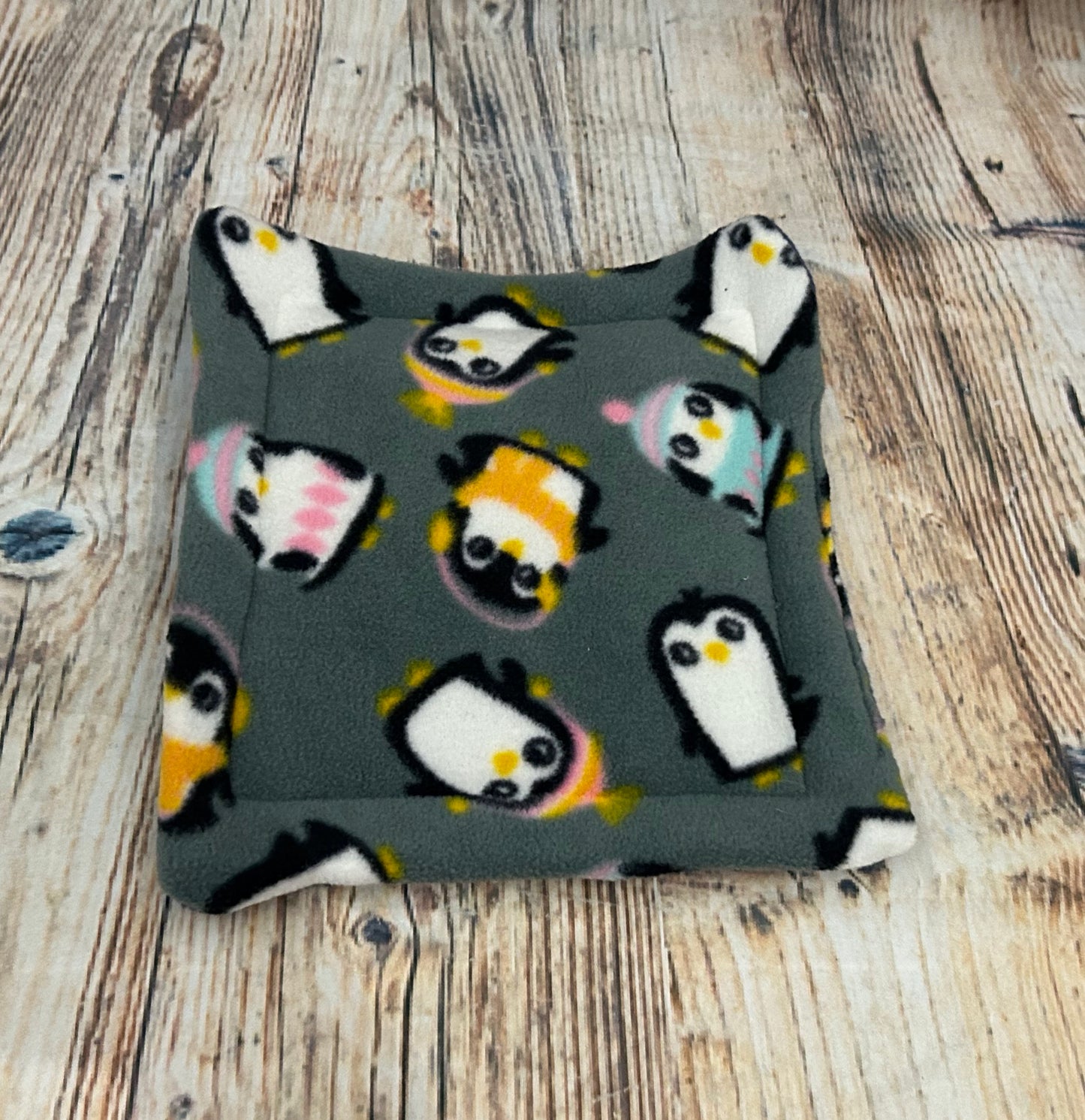 Penguin Fleece Cage Pad