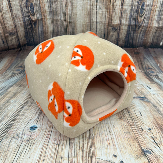 Beige Foxes Fleece Piggie Pyramid / Stone + Pad